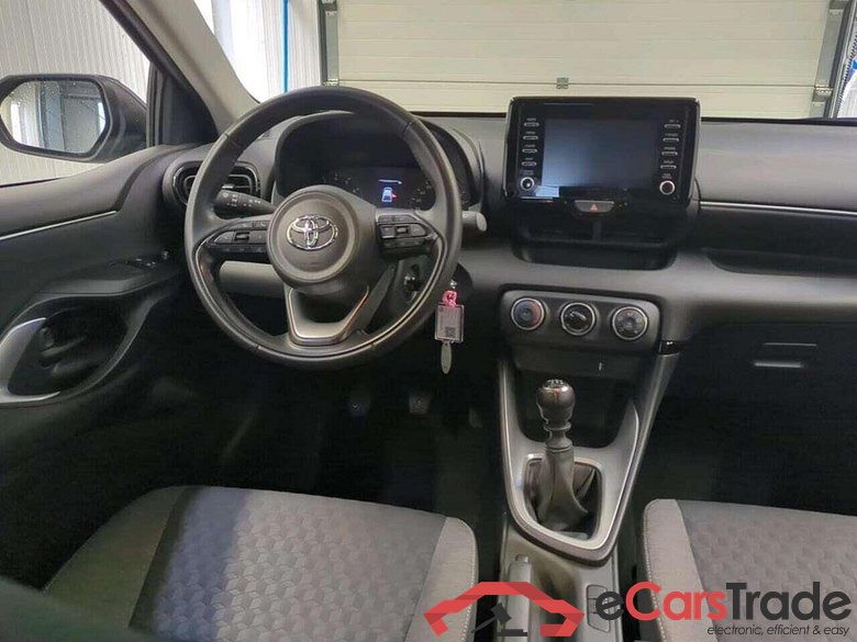 TOYOTA Yaris 1.5 VVT-i Active #3