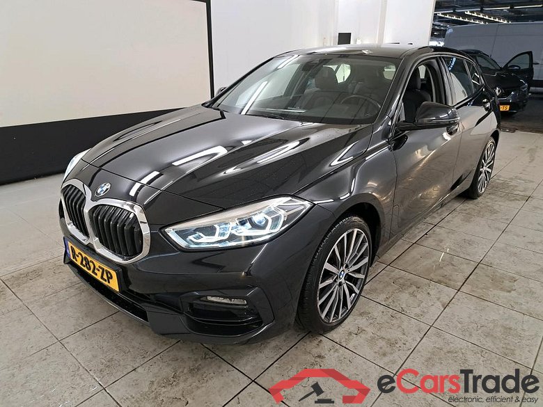 BMW 1 Serie 118iA Sport Line  5d #1
