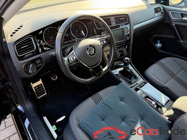 VOLKSWAGEN Golf VII Golf Comfortline 1.2 TSI BlueMotion Technology 81 kW (110 ch) 6 vitesses manuel #4