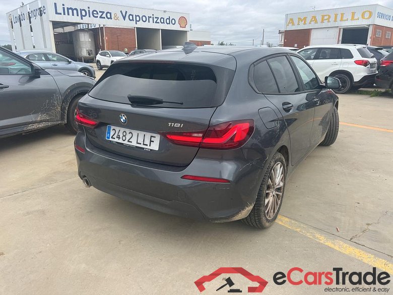 BMW Serie 1 / 2019 / 5P / berlina con portón 118i #2