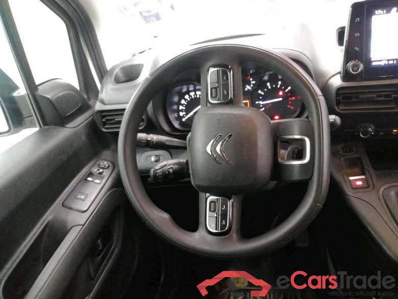 CITROEN Berlingo / 2018 / 4P / Fourgonnette M 1000kg PureTech 110 S&S BVM6 Driver #5