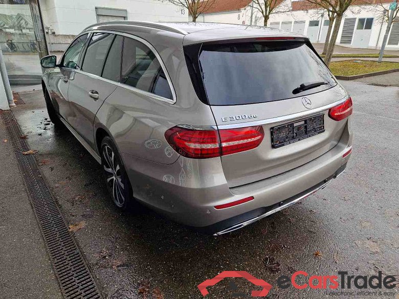 Mercedes-Benz E T-Modell (BM 213)(06.2016->) DE - Kb5 E 300 de EU6d, T de AMG Line (EURO 6d), (Facelift) 2020 - 2023 #4