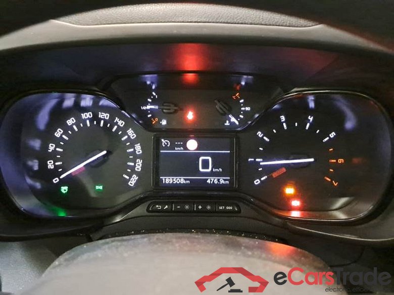 CITROEN BERLINGO / 2018 / 4P / COMBI BLUEHDI 100 SeS FEEL N1 #4