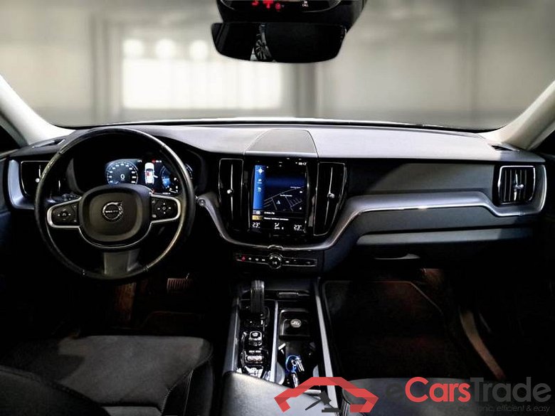 VOLVO XC60 / 2017 / 5P / SUV B4 D AWD GEARTR. MOMENTUM PRO MY21 #3