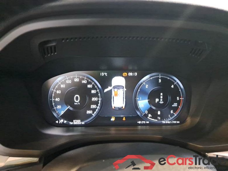 VOLVO XC60 / 2017 / 5P / SUV B4 D AWD GEARTR. MOMENTUM PRO MY21 #4