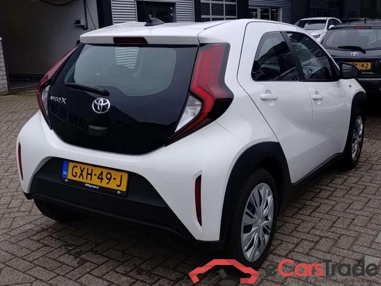 TOYOTA Aygo X 1.0 VVT-i MT Play #4