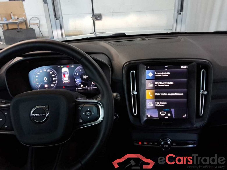Volvo XC40 (2017->) DE - SUV5 T2 2WD EU6d, Momentum Core (EURO 6d), 2020 - 2022 #4