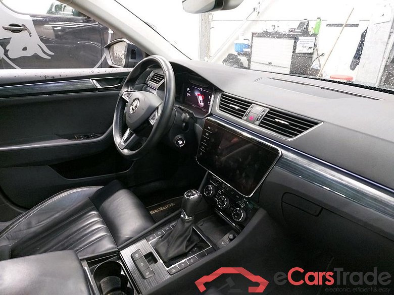 SKODA - SKO SUPERB TSI iV 218PK DSG6 Style Premium II & Lane & Side Assist & Safety & Removable Towing Hook * HYBRID * #3