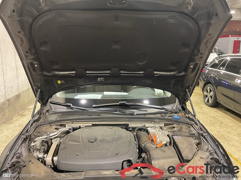 VOLVO V60 - 2018 2.0 T6 TE AWD PHEV Momentum Pro #6