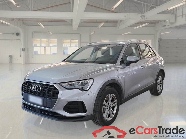 AUDI Q3 / 2018 / 5P / SUV 45 TFSI E S TRONIC BUSINESS #1