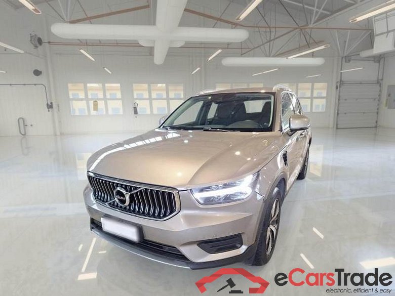 VOLVO XC40 / 2017 / 5P / SUV T5 PLUG-IN HYBRID AUTO RECH INSCRIP EXPR