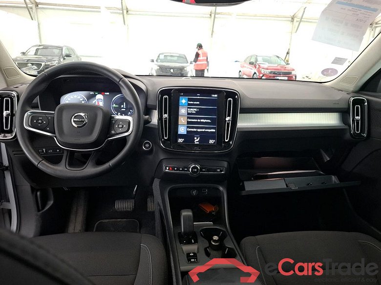 VOLVO XC40 / 2017 / 5P / SUV Recharge T5 262 DCT7 Inscription Busi #5