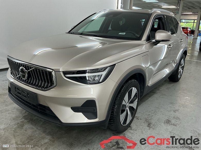 VOLVO XC40 1.5 T4 PHEV CORE DCT #1