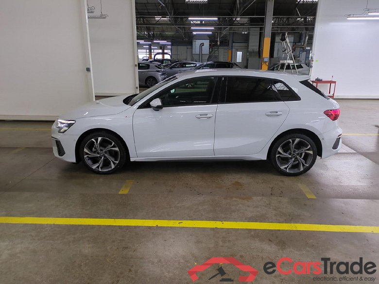 AUDI A3 Sportback / 2020 / 5P / Berline 35 TFSI 150 MHEV S Tronic S Line #2