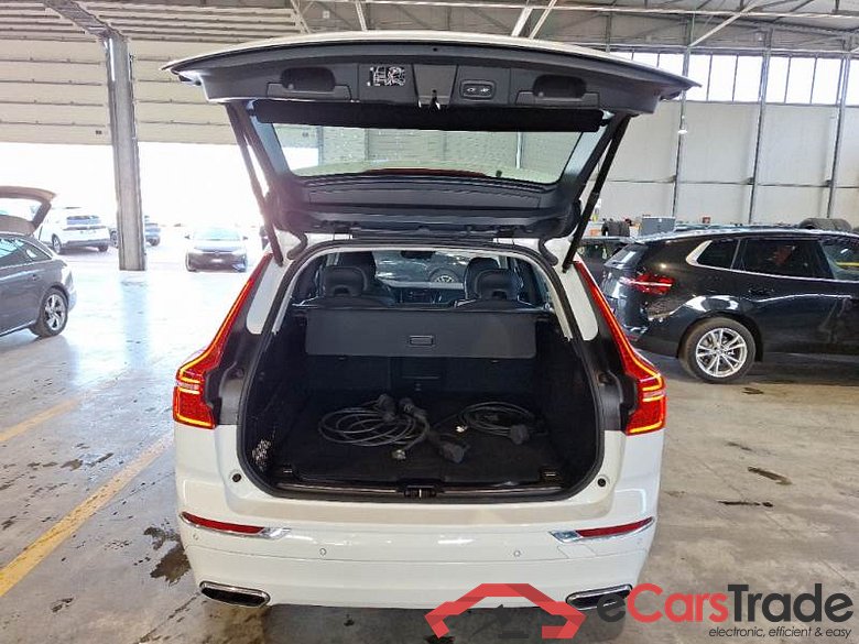 VOLVO XC60 / 2017 / 5P / SUV T6 PLUG-IN AWD AUTO RECHARGE INS. EXP #5