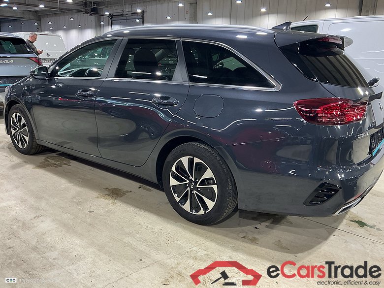 KIA CEE'D SPORTSWAGON 1.6 GDI PHEV BUSINESS LINE DCT #3