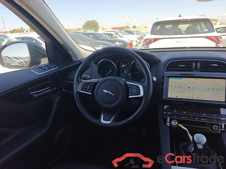 JAGUAR F-Pace / 2015 / 5P / todoterreno 2.0L i4D 120kW Prestige #3