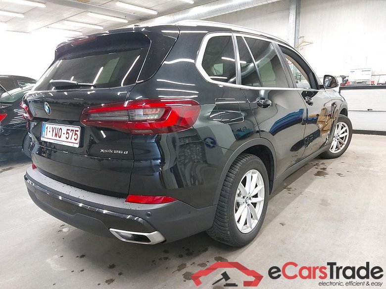 BMW - BMW X5 xDrive25d 211PK Pack Business Plus With Heated Vernasca Comfort MEM Seats & Innovation Pack & Head Up & Pneumatic Suspension & Driving Assistant Pro & Travel Pack & Parking Assistant Plus & Trailer Towing Hook #2