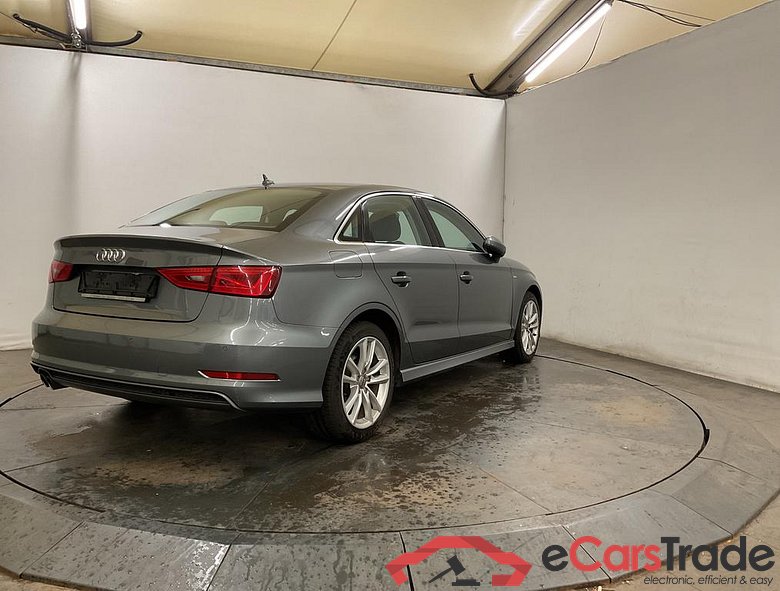 AUDI A3 Sedan Audi A3 Berline Attraction 1.4 TFSI cylinder on demand ultra  110(150) kW(ch) S tronic #4