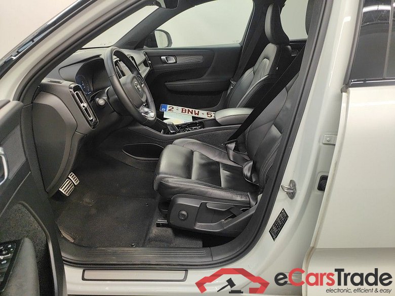 Volvo XC40 T4 Recharge Geartronic R-Design 5d #3