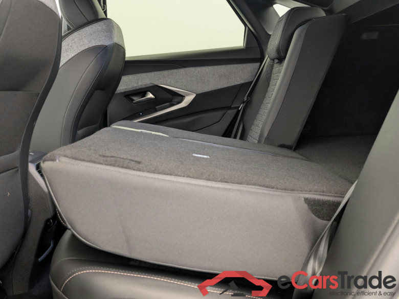 Peugeot 3008 Hybrid 145 e-DCS6 Allure #4