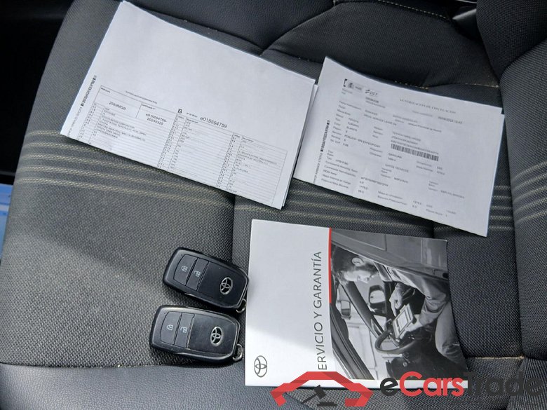 TOYOTA Yaris Cross / 2021 / 5P / todoterreno 1.5 120H Adventure #5