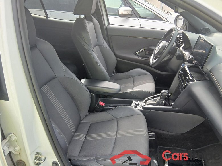 TOYOTA Yaris Cross / 2021 / 5P / todoterreno 1.5 120H Adventure #6