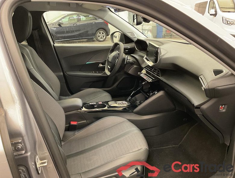 PEUGEOT 2008 1.2 PureTech Allure Pack S&S (EU6.4) #6