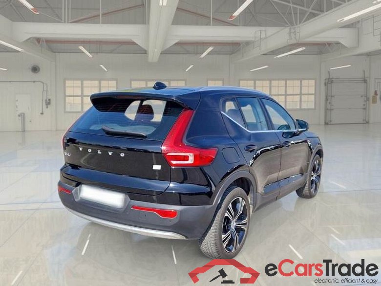 VOLVO XC40 / 2017 / 5P / SUV T5 PLUG-IN HYBRID AUTO RECHARGE INSCR. #2
