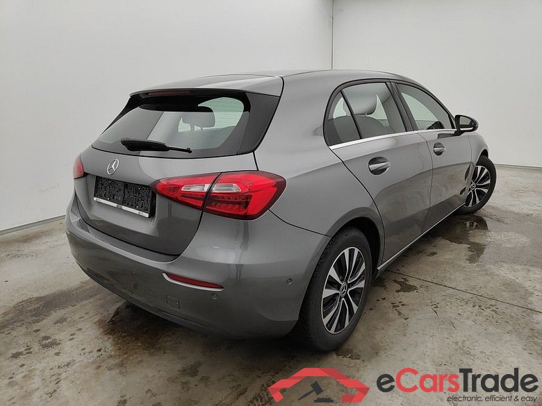 Mercedes-Benz A-Klasse A 180 Business Solution Aut. 5d #2