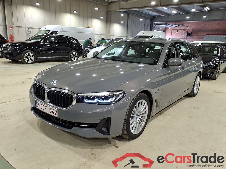 BMW 5-serie 2.0 530E 170KW XDRIVE AUTO TOURING #1