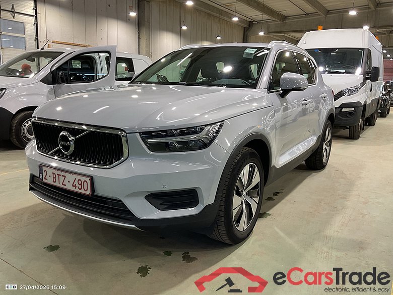 VOLVO XC40 1.5 T2 MOMENTUM PRO