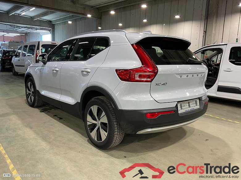 VOLVO XC40 1.5 T2 MOMENTUM PRO #3