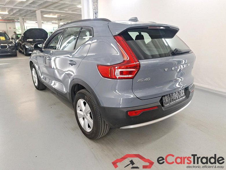 VOLVO XC40 1.5 T2 ESSENTIAL AUTO #3