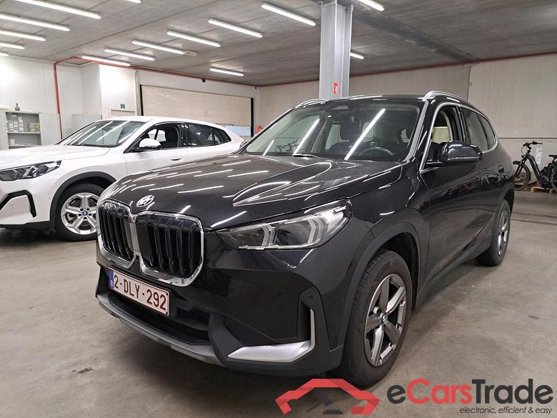 BMW - BMW X1 sDrive18iA 136PK Pack Premium & Electric Driver Seat & Harman Kardon & Removable Trailer Hook * PETROL *