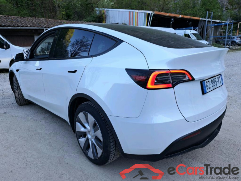 TESLA Model Y / 2021 / 5P / SUV RWD #3