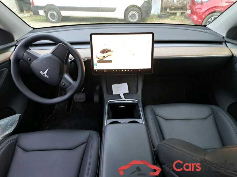 TESLA Model Y / 2021 / 5P / SUV RWD #6