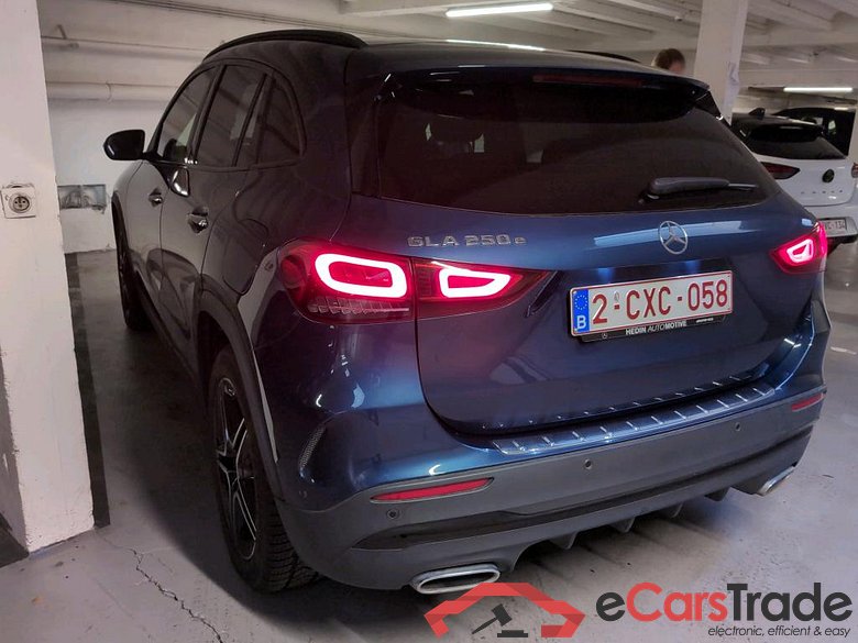 MERCEDES-BENZ GLA 1.3 GLA 250 E DCT AMG LINE #3
