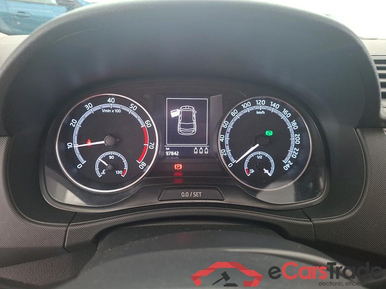 SKODA Fabia / 2014 / 5P / Berline 1.0 TSI 95 DSG7 BUSINESS / VO RECONDITIONNE - PHOTOS AVANT RECONDITIONNEMENT #6