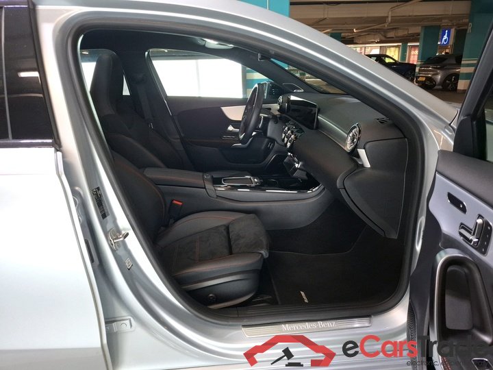 Mercedes A 250e Facelift Plug-In Hybrid AMG Night Aut. Pano LED-Xenon Head-Up Widescreen Ambient Burmester Navi 1/2 Sport-Leather-Alcantara KeylessGo Camera Klima PDC ... #6