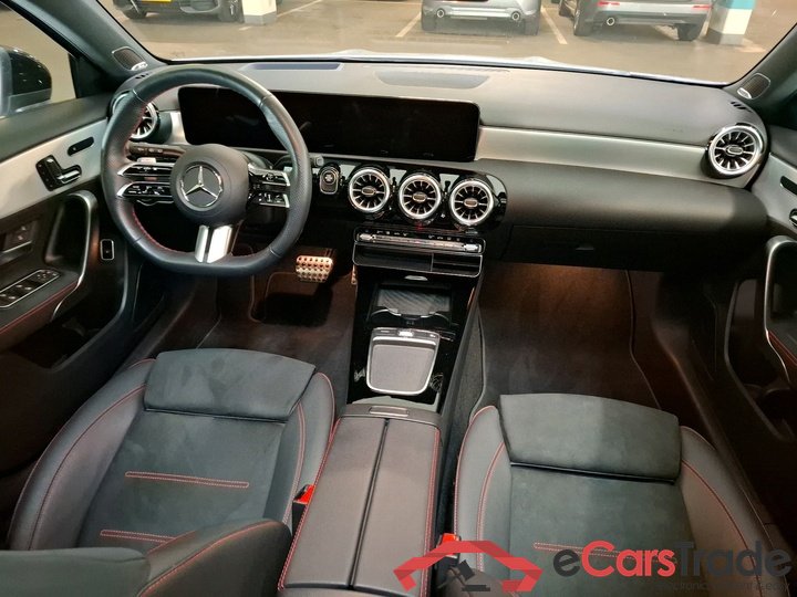 Mercedes A 250e Facelift Plug-In Hybrid AMG Night Aut. Pano LED-Xenon Head-Up Widescreen Ambient Burmester Navi 1/2 Sport-Leather-Alcantara KeylessGo Camera Klima PDC ... #4