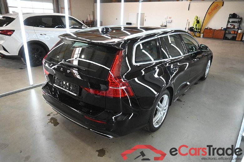V60 Kombi Inscription Expression Recharge Plug-In Hybrid AWD 2.0 T6 251KW AT8 E6d #2