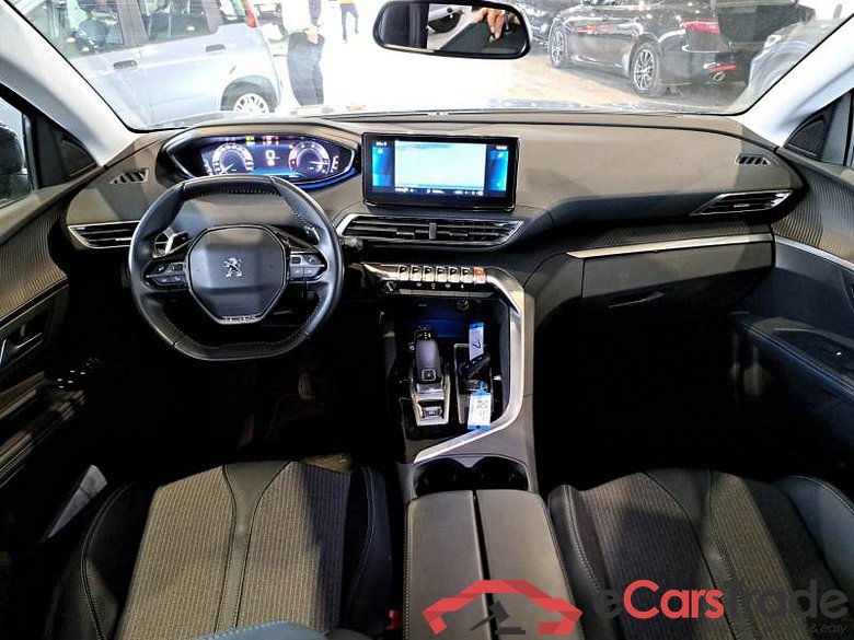 PEUGEOT 3008 / 2020 / 5P / SUV BLUEHDI 130 EAT8 SeS ALLURE #3