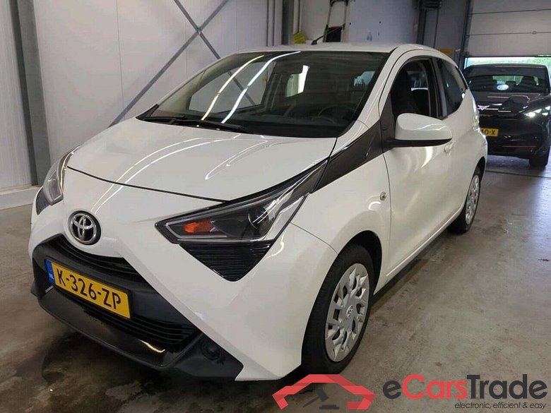 TOYOTA Aygo 1.0 VVT-i x-play