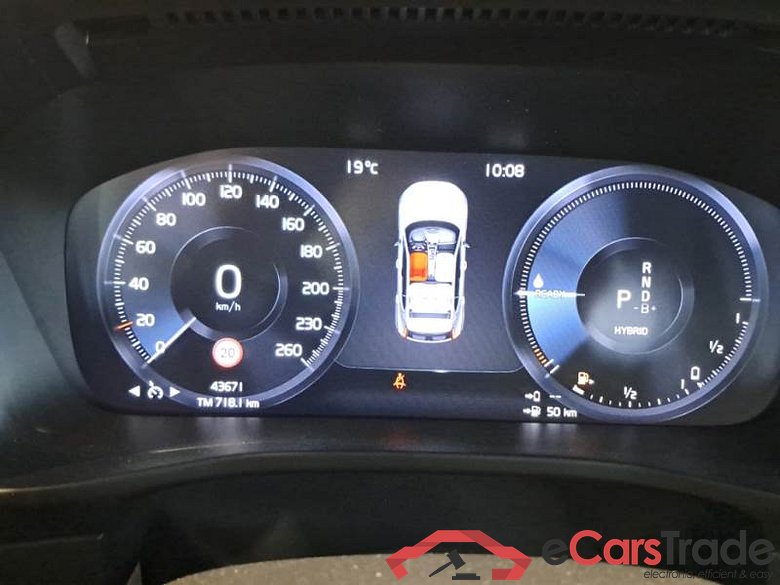 VOLVO XC40 / 2017 / 5P / FUORISTRADA T4 PLUG-IN HYBRID AUTO RECHARGE INSCR N1 #4