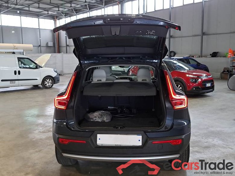VOLVO XC40 / 2017 / 5P / FUORISTRADA T4 PLUG-IN HYBRID AUTO RECHARGE INSCR N1 #5