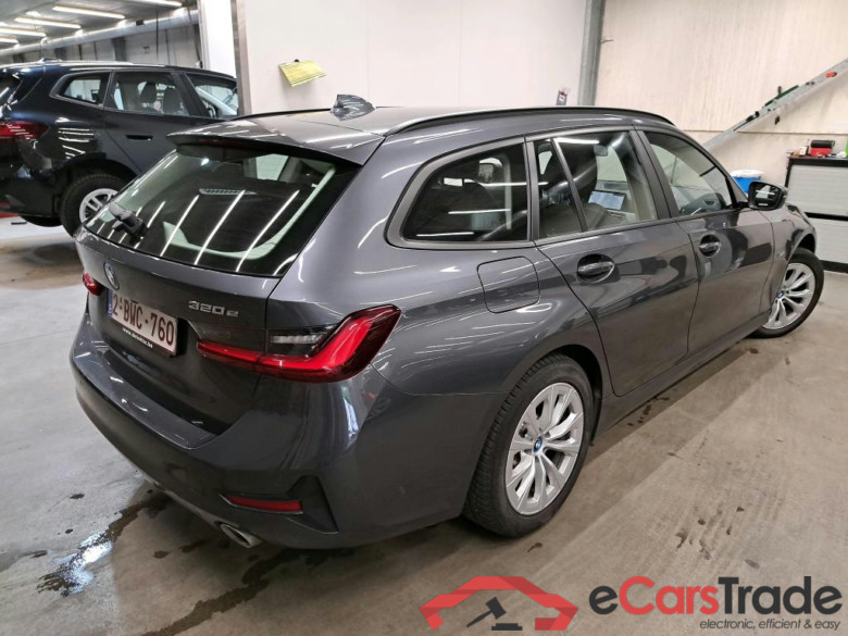 BMW - BMW 3 TOURING 320e 204PK Business Edition With Heated Vernasca Sport Seats & Driving Assistant Pack & Active Cruise Control  * HYBRID * #2