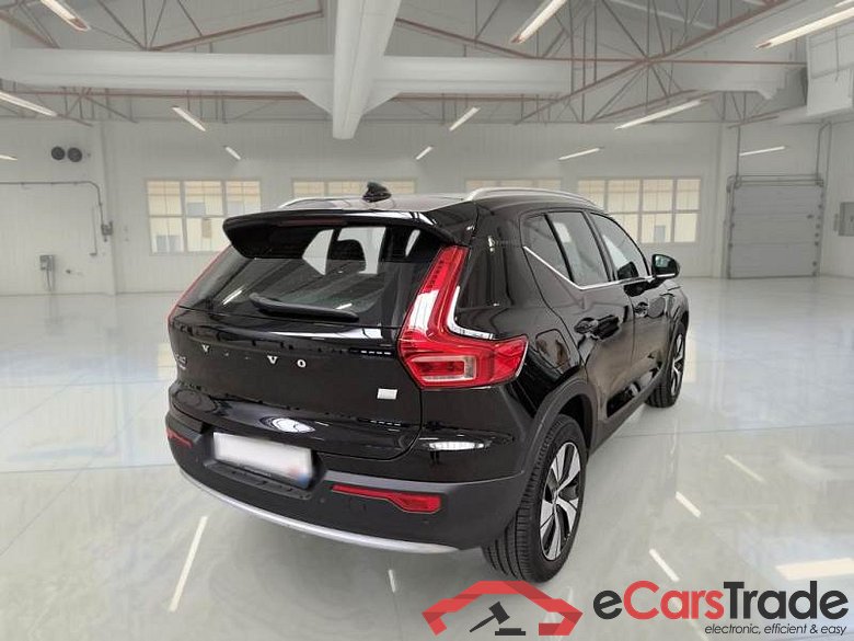 VOLVO XC40 / 2021 / 5P / SUV T4 RECHARGE PLUG-IN AUTO ESSENTIAL #2