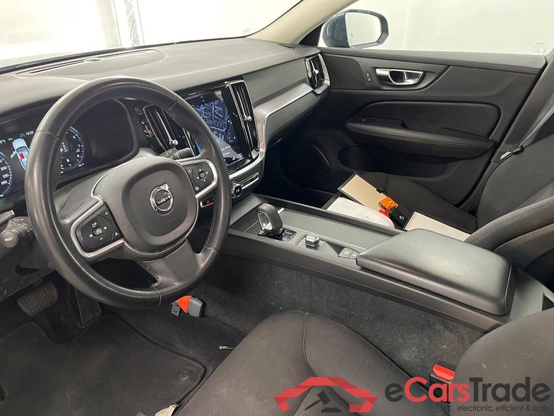 VOLVO V60 2.0 B3 Momentum Advantage #5