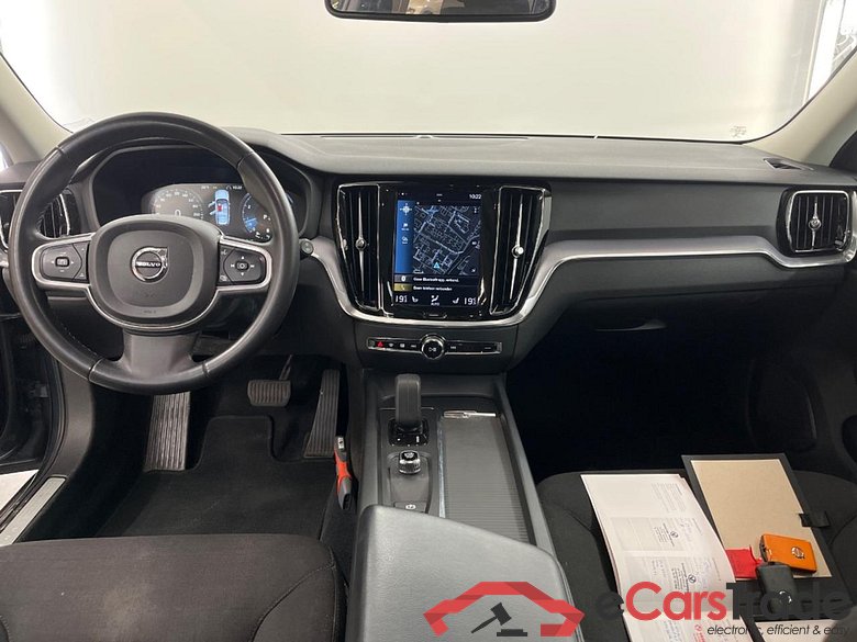 VOLVO V60 2.0 B3 Momentum Advantage #6
